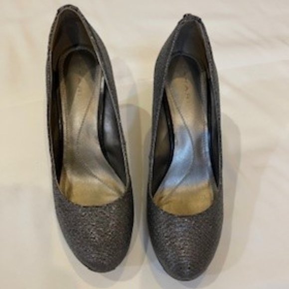 Tahari Platform Stiletto Heels - Picture 1 of 6